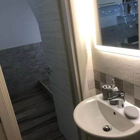 לינה וארוחת בוקר Scarparidd